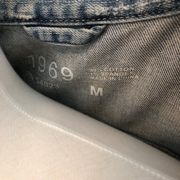 Old Navy Light-Wash Denim Jacket - Picture 5 of 5